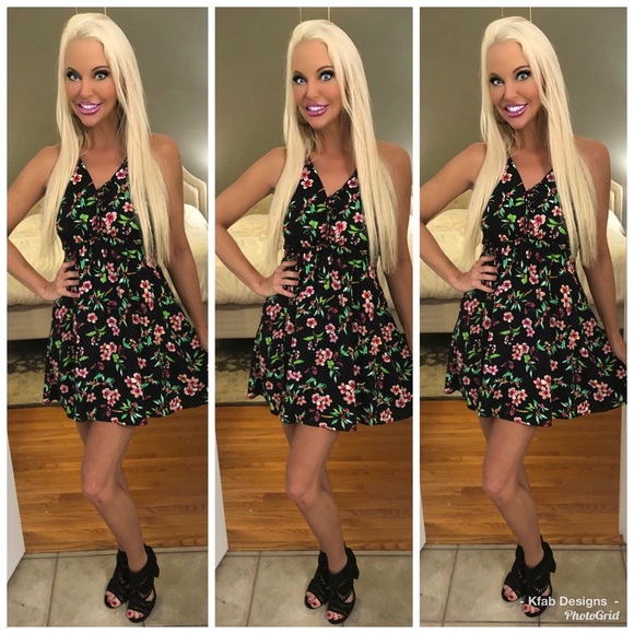 π₯°LAST 1! Fit n Flare Cross Back Floral Dress! - Picture 2 of 3